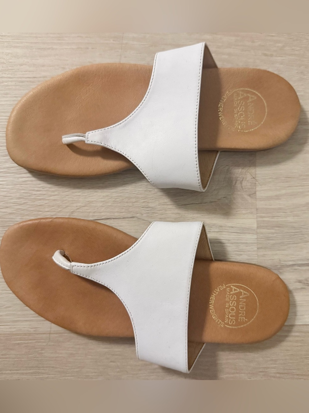 Andre Assous White Leather Toe-Post Slide Sandals for Women 5.5